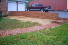 blogmedia-100203104444_brick_walkway___retaining_wall2